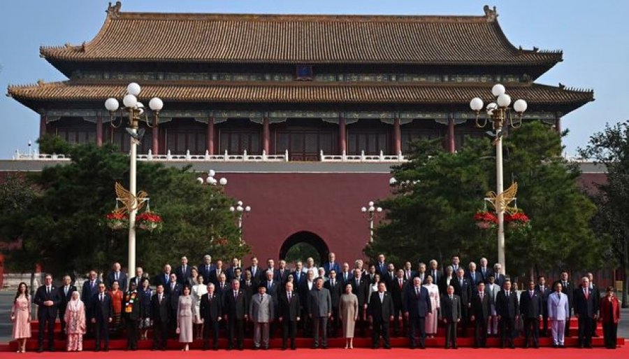 Kim Jong Un dhe Putin morën vëmendjen globale, por kush janë liderët e tjerë ndërkombëtarë që ishin në Pekin?