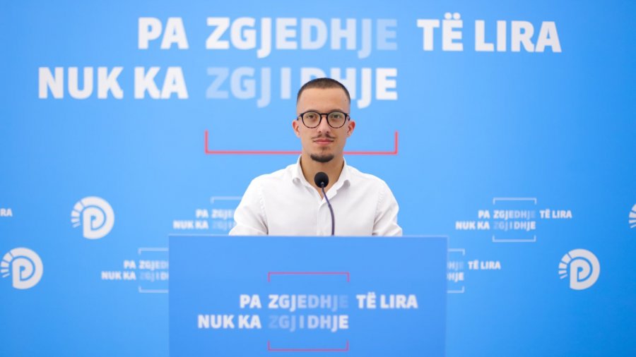 'Mashtrime me projekte 3D'/ PD: Rama dhe Sako ‘varrosën’ arsimin e Durrësit, trashëgimia antike e zhytur në baltë