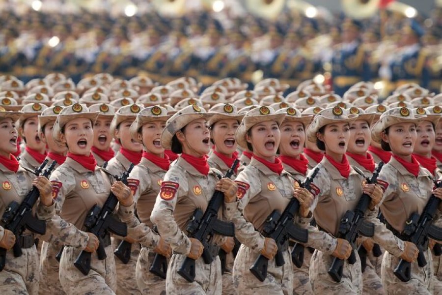 Xi paraqet forcën ushtarake për të sinjalizuar se Kina nuk do të kërcënohet përsëri