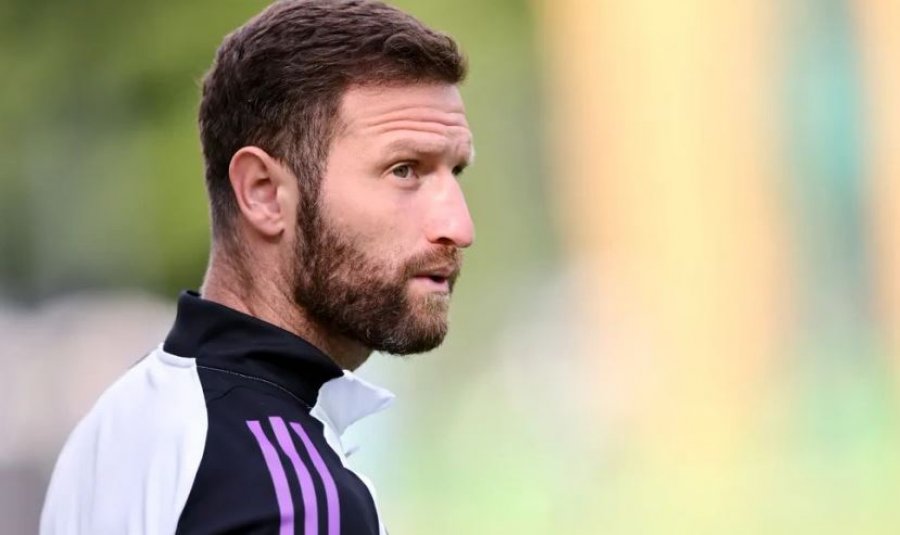 Moment special për Shkodran Mustafin, do të debutojë kundër Shqipërisë