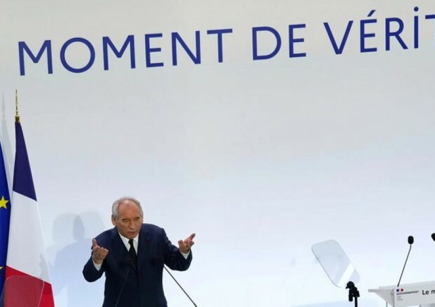 Kryeministri francez përballet me rënien e qeverisë, cilët janë skenarët e mundshëm?
