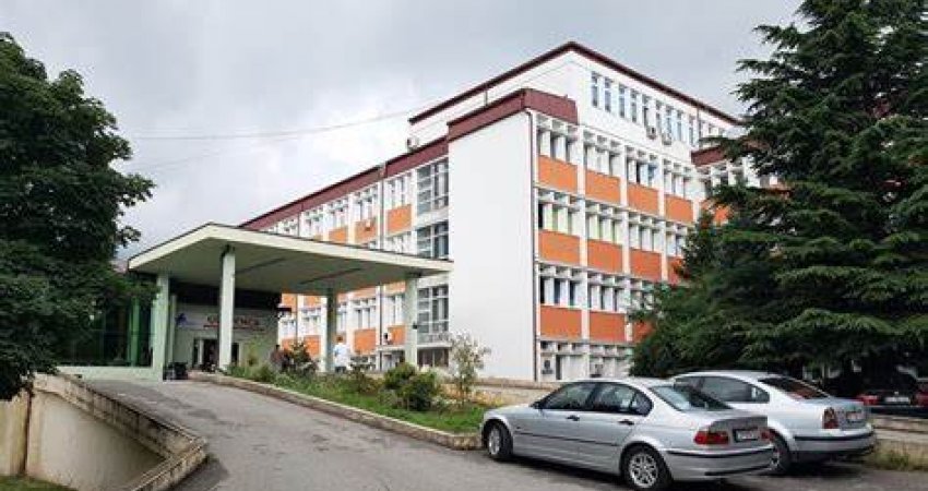 Aksident trafiku në Pejë: Katër persona të lënduar, një në gjendje të rëndë
