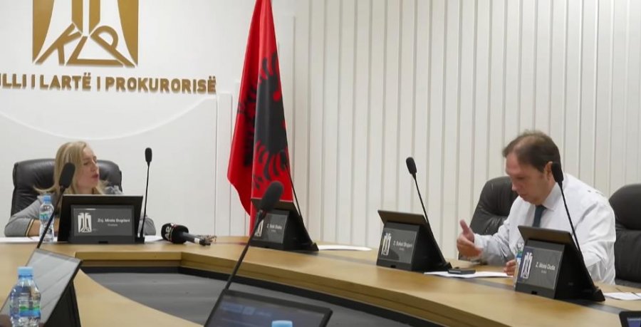 S’ka paqe në KLP, Stojani 'përplaset' prapë me kryetaren: Vetëm në komunizëm ecet me parrulla