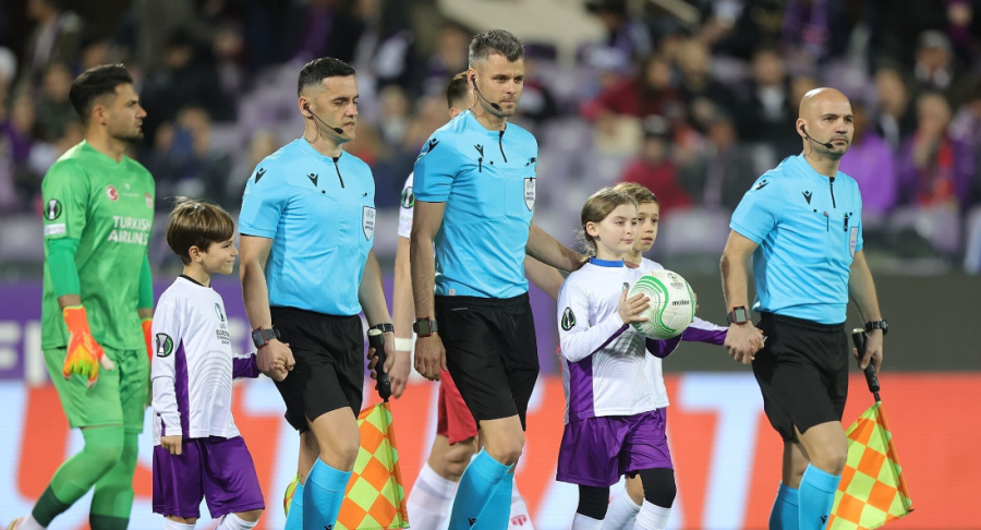Caktohen arbitra shqiptarë për ndeshjen e eliminatoreve të Botërorit, kryesor do jetë Enea Jorgji