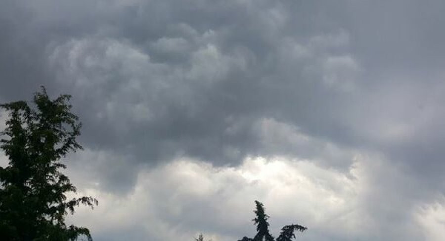 Kushte atmosferike të paqëndrueshme, priten reshje shiu në pjesën më të madhe të territorit! Ja parashikimi i motit për sot 