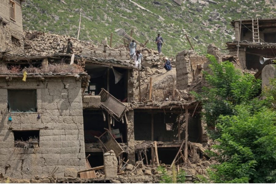 Vijon katastrofa humanitare/ Dy tërmete të tjera të forta godasin Afganistanin brenda 12 orëve, të paktën 10 të plagosur