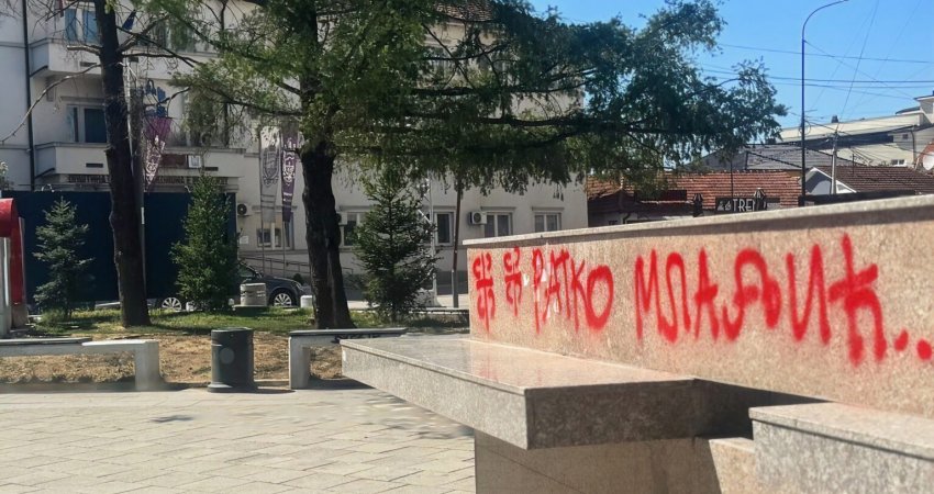 Në Bujanoc shfaqen grafite me emër të kriminelit të luftës Ratko Mladiq