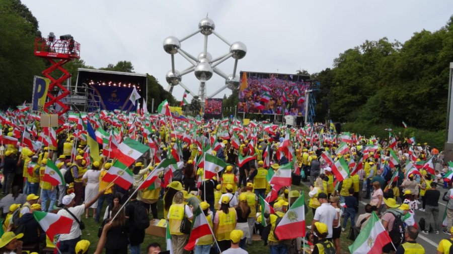 Demonstrata e muxhahedinëve në Bruksel: Thirrje për veprim kundër ekzekutimeve dhe kërcënimit bërthamor