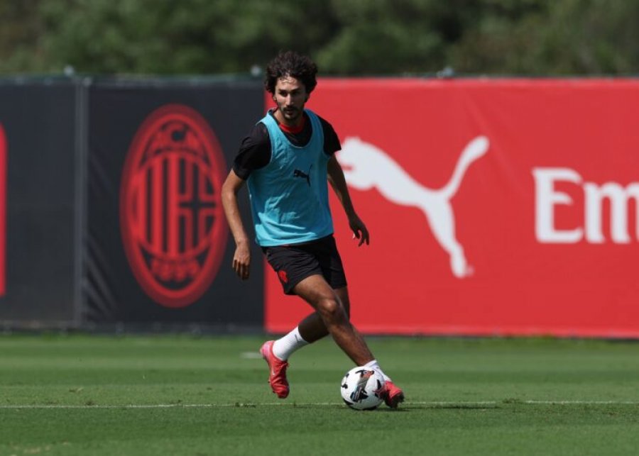 Oferta luksoze/ Mesfushori i Milanit do të transferohet në Arabinë Saudite