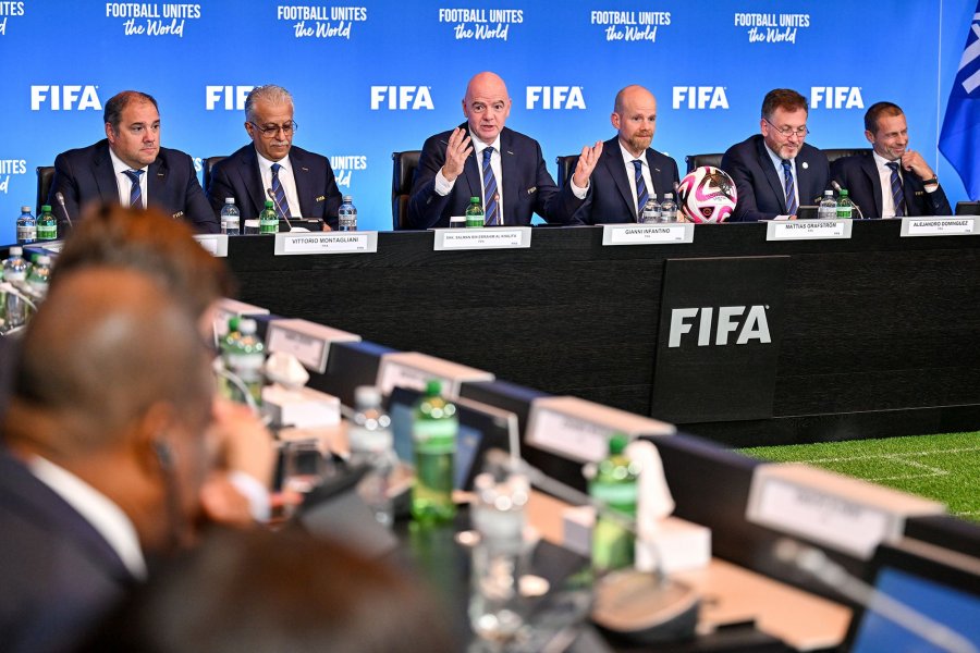 FIFA bën ndryshimin e madh për ndeshjet e kombëtareve