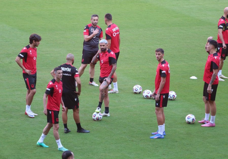 Zbardhen formacionet e Shqipëri–Letoni, Sylvinho me rreshtim sulmues