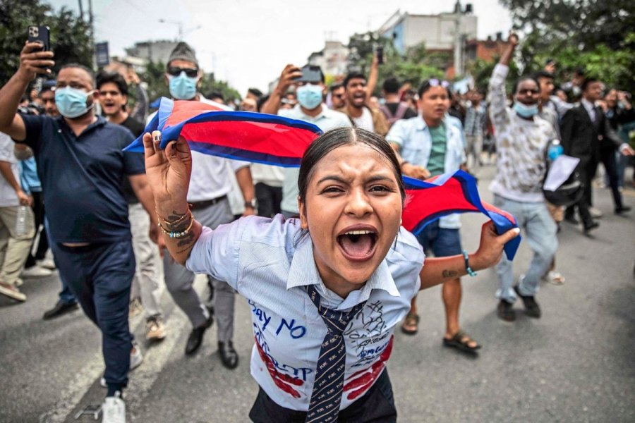 Nepali tërhiqet nga ndalimi i rrjeteve sociale pas protestave të përgjakshme, 19 të vdekur, mbi 100 të plagosur