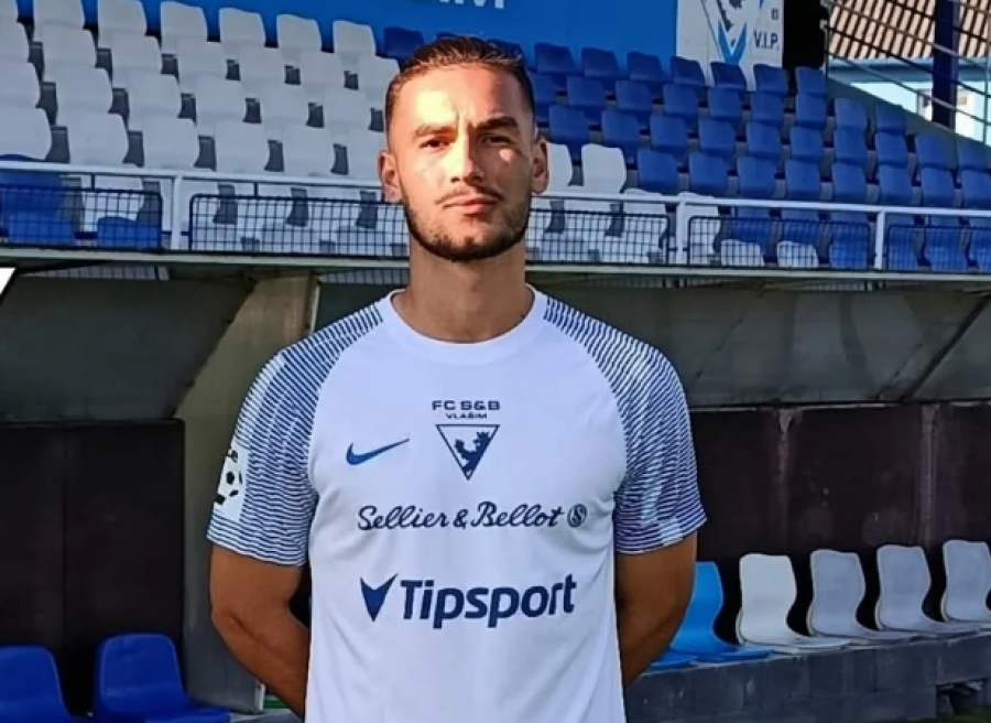 Sulmuesi i Shpresave prezantohet te klubi i ri në Çeki