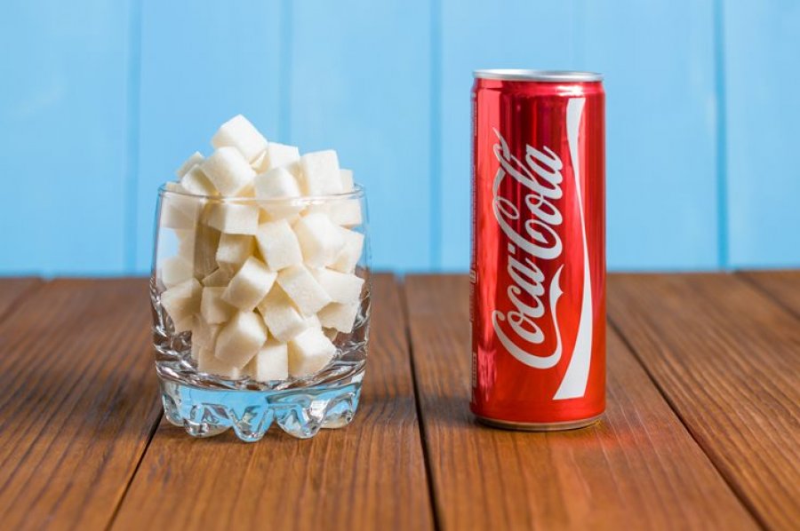 Çdo gotë Coca-Cola ju kushton 12 minuta jetë, ja çfarë thonë studimet