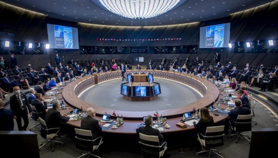 NATO: Për herë të parë avionët përballen me kërcënime në hapësirën ajrore të një aleati