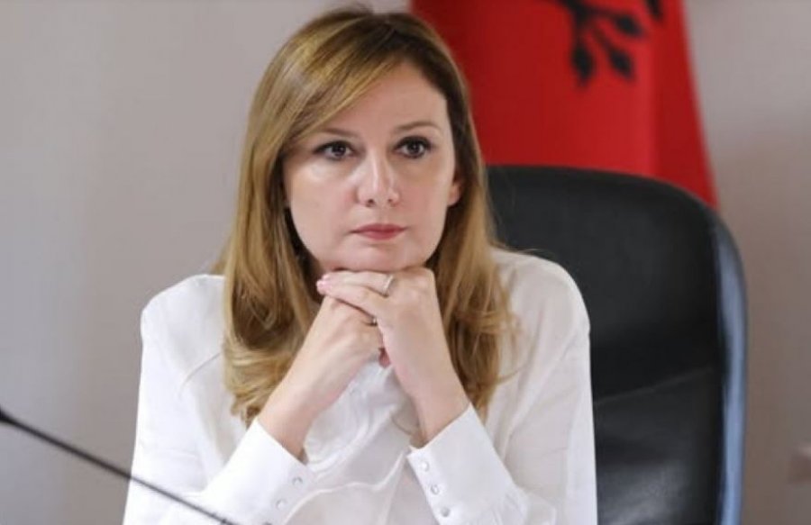 'Shqipëria po plaket para se të zhvillohet'- Tabaku ngre alarmin për rënien e numrit të nxënësve: Kriza e një kombi që po zvogëlohet dita-ditës