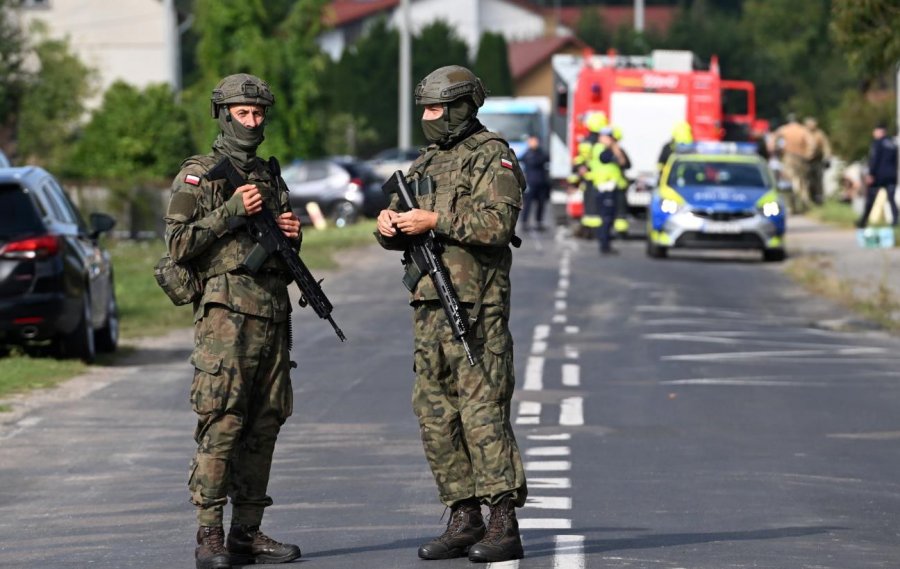 Polonia gjen 7  dronë dhe mbetje rakete pas shkeljes së hapësirës ajrore! Tusk: Jemi shumë pranë një konflikti të hapur që nga Lufta e Dytë Botërore
