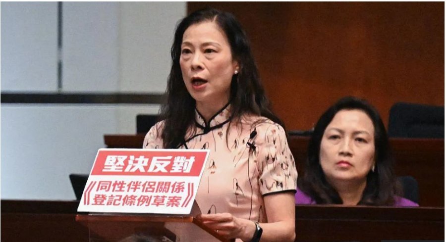 Hong Kongu  hedh poshtë projektligjin e diskutueshëm që do t’u jepte të drejta të kufizuara çifteve të të njëjtit seks