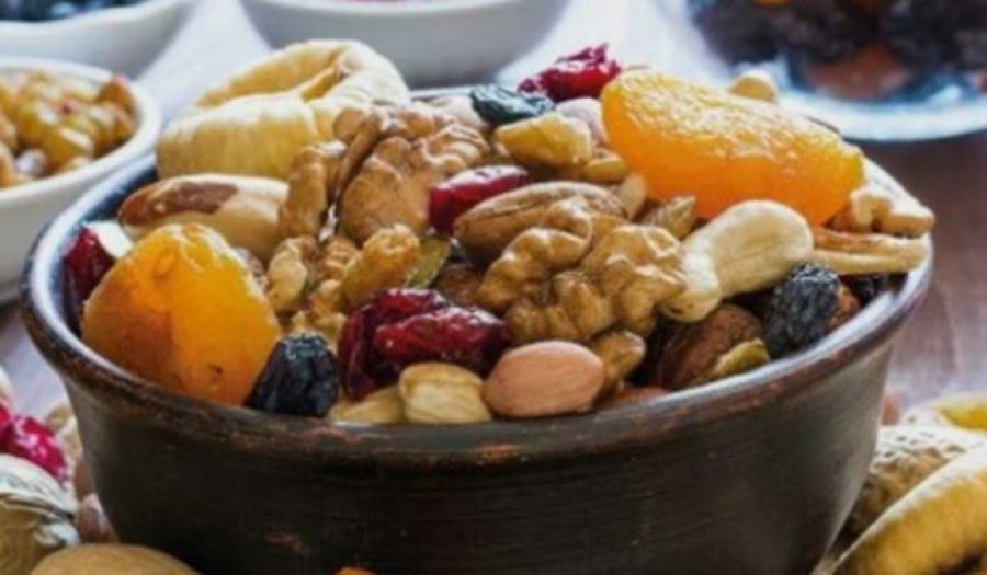 Cilat janë 4 frutat e thata që forcojnë zemrën, kockat dhe trurin