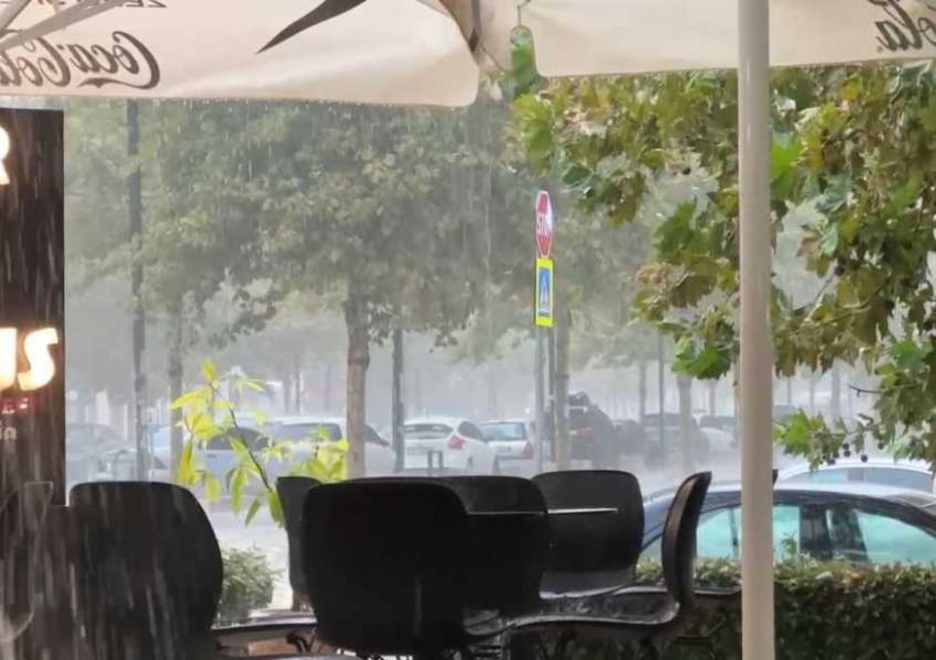 Reshje intensive shiu në Vlorë, rrezik për përmbytje