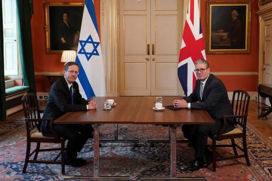 Starmer përballet me kritika të ashpra pas takimit me Herzog ndërsa kriza humanitare në Gaza përkeqësohet