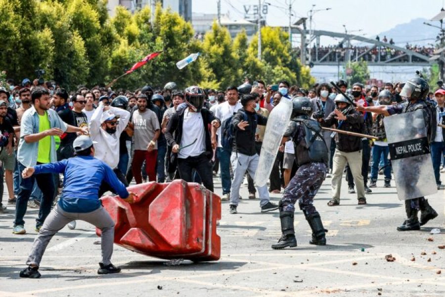 Pas protestave masive kundër korrupsionit në Nepal, nisin sot bisedimet për qeverinë e përkohshme