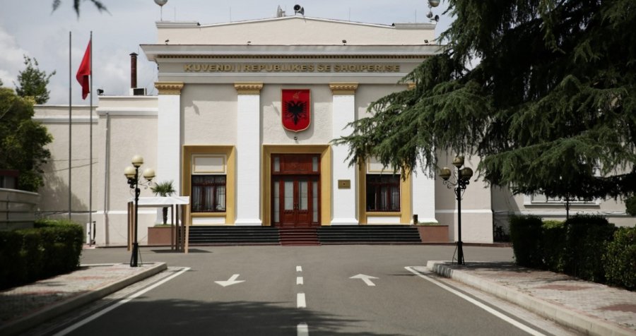 Fjalimi në Asamblenë e PS/  Kullat - A e paralajmëroi Rama prishjen e godinës së Kuvendit