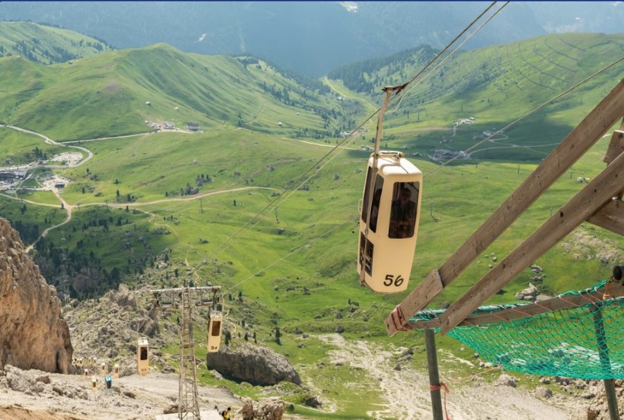 Tre persona humbin jetën në aksident me teleferikun në malin Elbrus