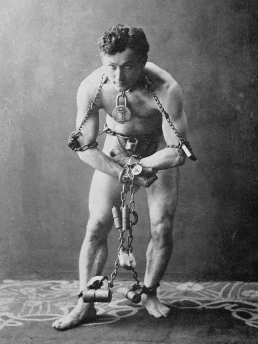Në jetën e çmendur të Harry Houdini-t si mbreti i magjisë dhe vdekja e tij misterioze në Halloween  