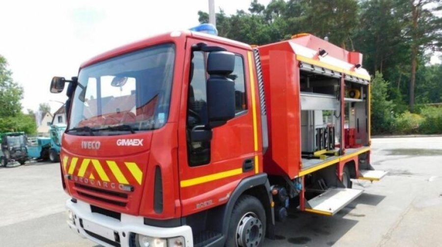 Përfshihet nga flakët një banesë në Shkodër, shkak dyshohet një shkëndijë elektrike