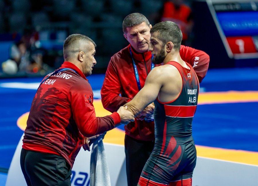 Botërori i Mundjes/ Eliminohen Abakarov dhe Dudaev, shpresa e vetme mbetet te Valiev