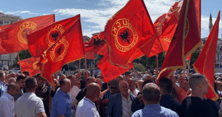 Sot protestohet në Hagë në kundërshtim të Gjykatës Speciale