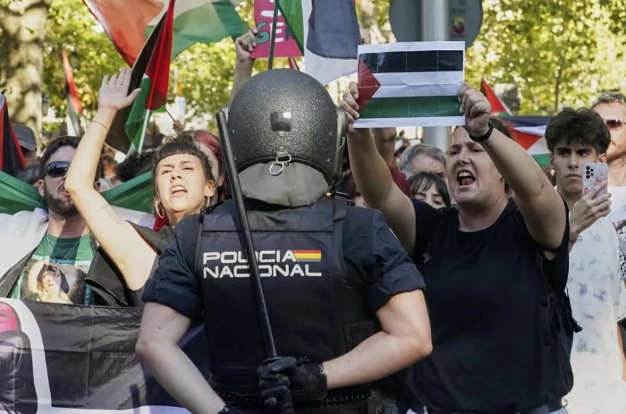 La Vuelta 2025 nuk përfundon në Madrid, protestat pro Palestinës ndalojnë garën