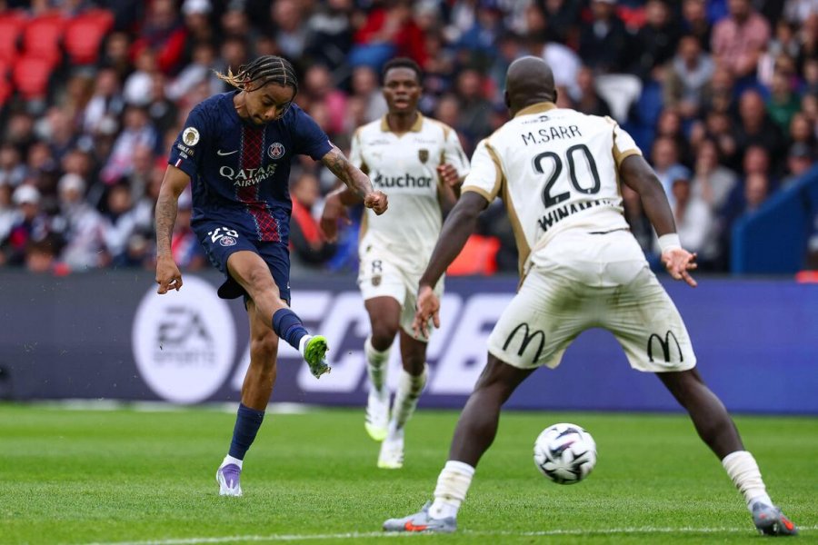 VIDEO/ PSG barazon rekordin historik me fitoren ndaj Lens-it, por me kosto të rëndë