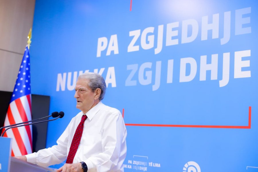 Berisha: Ulzi Manja në krye të komisionit të Ligjeve, një tallje me Kushtetutën. Gjiknuri shoqëruesi i parë i McGonigalit, pas Ramës 