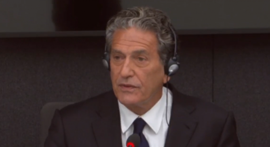 James Rubin fillon dëshminë në mbrojtje të Thaçit dhe të tjerëve në Gjykatën Speciale