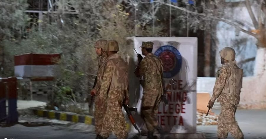 Forcat pakistaneze vrasin 32 terroristë indianë