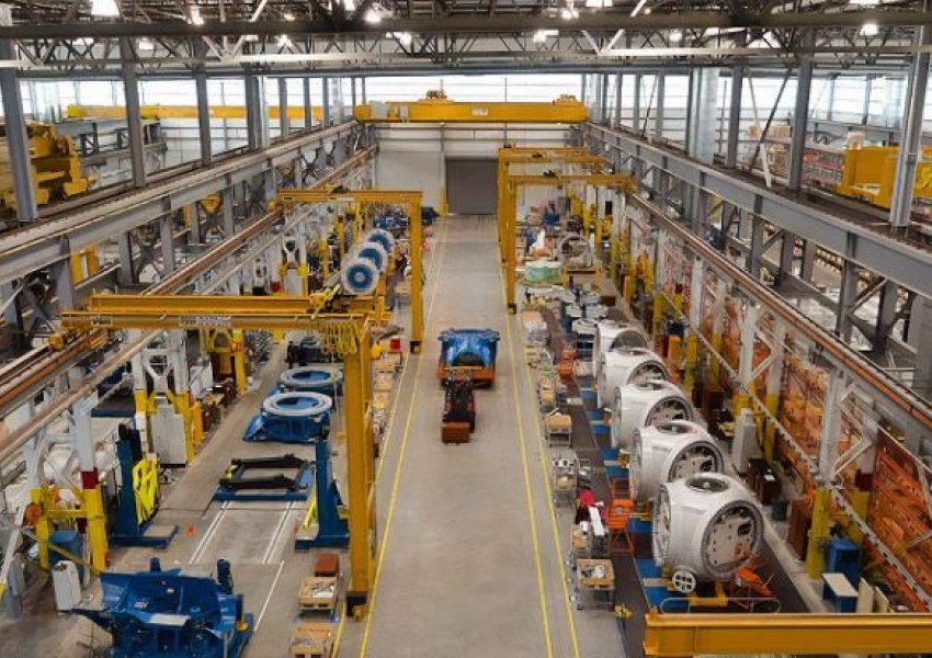Kërkesë e ulët nga eksporti dhe rritje e kostove/ Industria në rënie për të 10-tin tre mujor radhazi