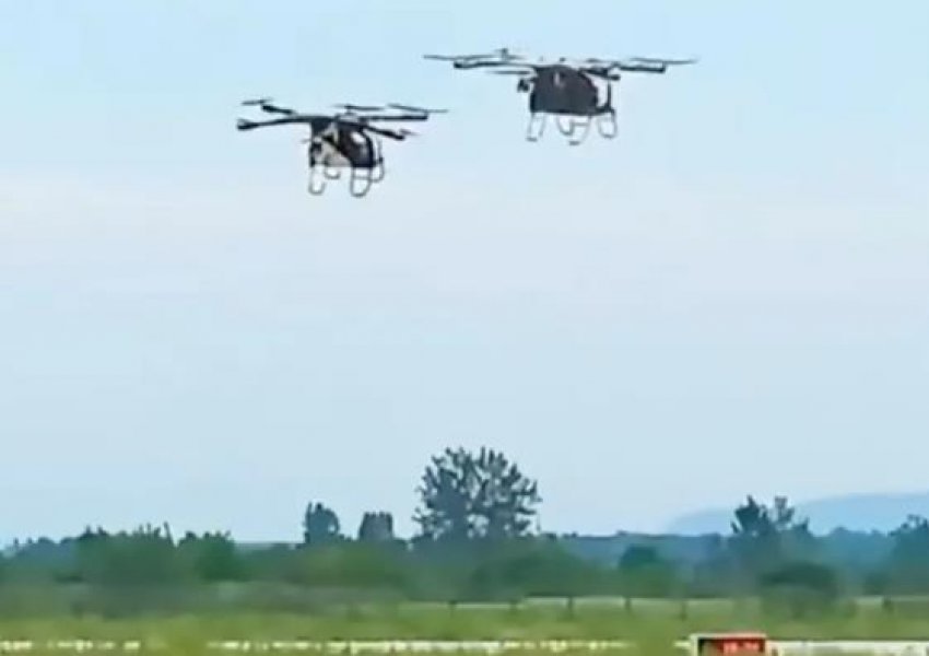 VIDEO/ Dy makina fluturuese përplasen në ajër