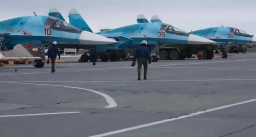 Rusi/ Baza ajrore në Rostov përfshihet nga flakët 