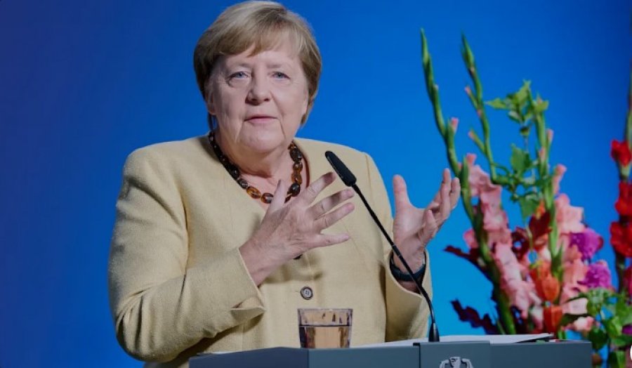 Merkel thirrje për një BE të bashkuar përballë krizave globale