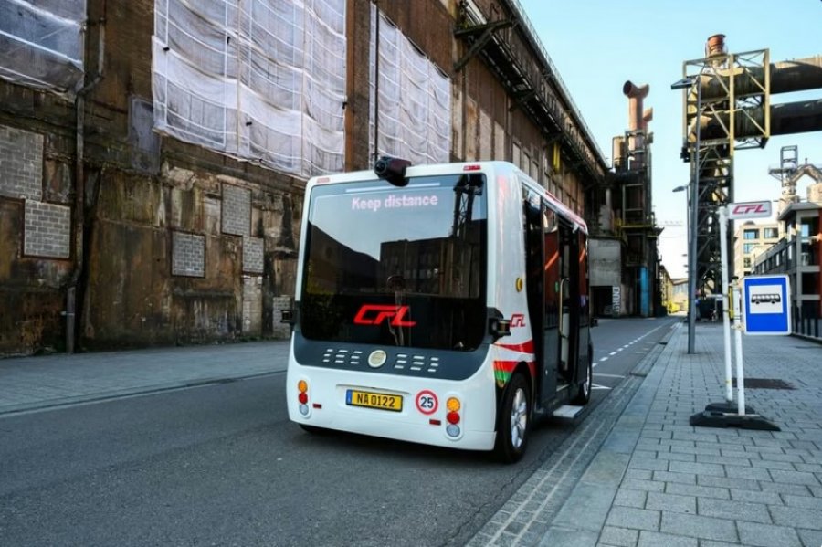 Luksemburgu vë në funksion dy autobusë pa shofer
