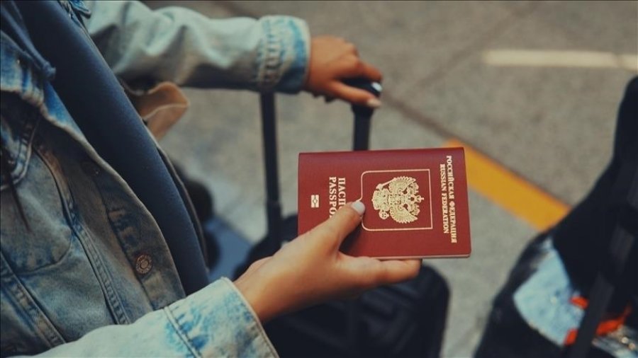 BE propozon ndalimin e turistëve rusë në kuadër të paketës së re të sanksioneve