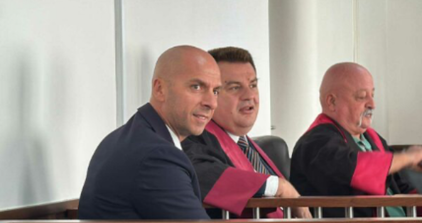 Shtyhet seanca ndaj Simiqit për sulmin ndaj gazetarëve në veri