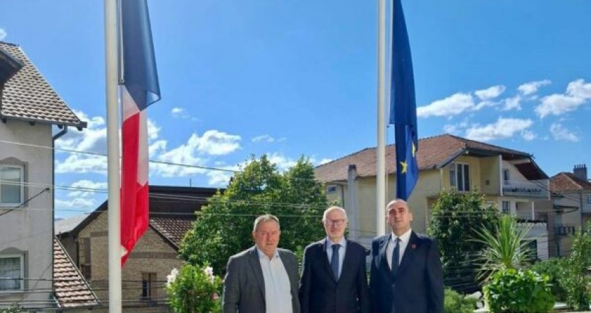 Drejtuesit e veteranëve takojnë Ambasadorin Guerot, i kërkojnë që shqetësimet e tyre për Specialen t’i adresojë në Paris