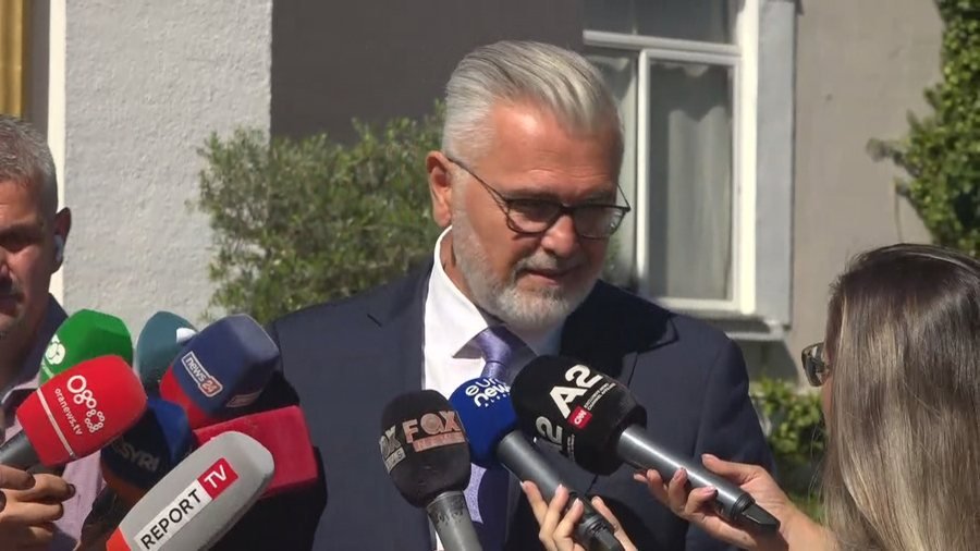 Diktatura e kartonëve, Rama nxjerr pastorin të shpërlajë mëkatin, Gogu: Opozita shfaqi dhunë