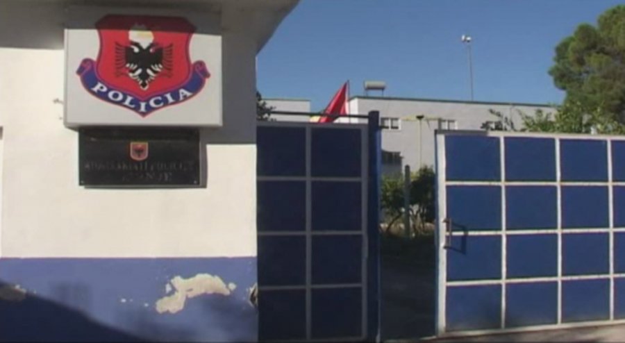 EMRAT/ Armë në makinë dhe trafik narkotikësh, dy në pranga në Lushnjë