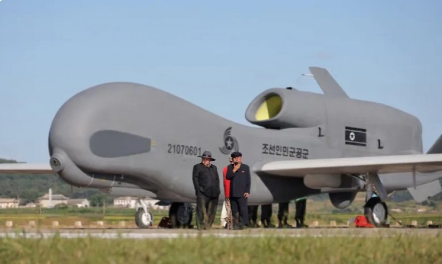 Kim Jong Un shpall si prioritet zhvillimin e dronëve me inteligjencë artificiale