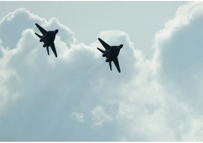 Rriten tensionet/ Polonia në gadishmëri totale, ngre avionët pas sulmeve ajrore ruse pranë kufirit