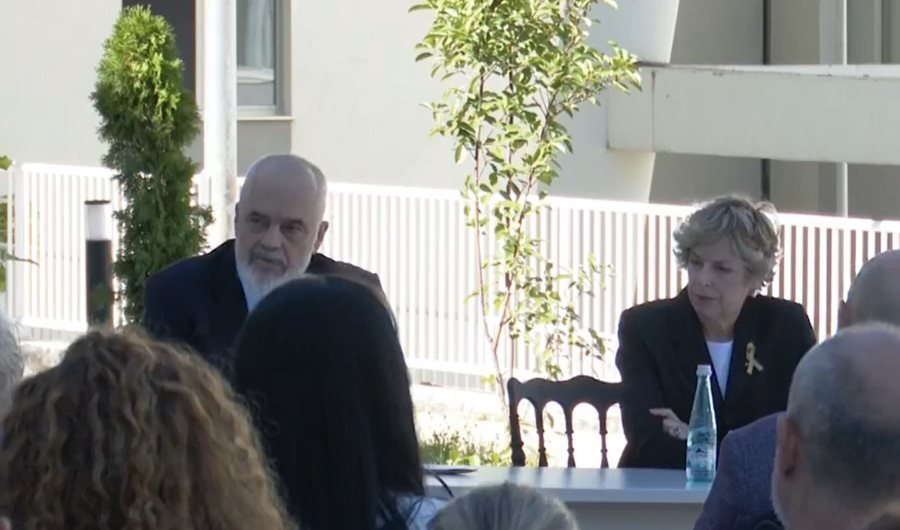 Çmenduria/ Në Onkologjik nuk ka mjekime dhe po vdesin pacientët, Rama deliron: Do përdorim inteligjencë artificiale në shëndetësi